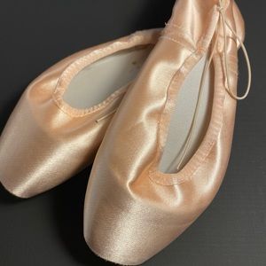 Gaynor Minden pointe shoes 10.5N3 hard